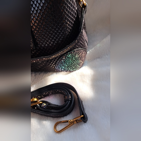 NWT TRENDY Bucket Bag - Picture 5 of 10